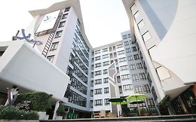 โรงแรมเซ็น นครปฐม (SHA Extra Plus)